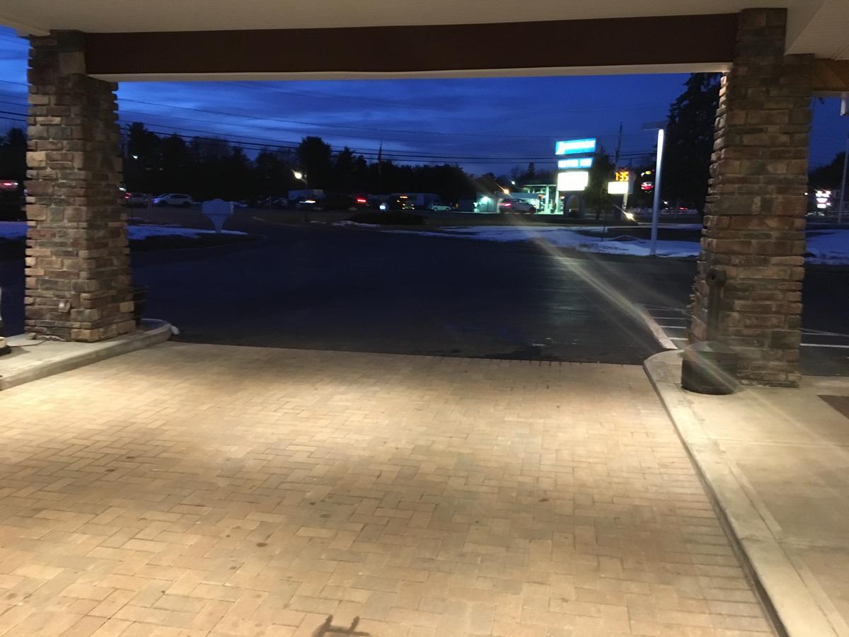 Landmark Motor Inn Glens Falls Exterior photo